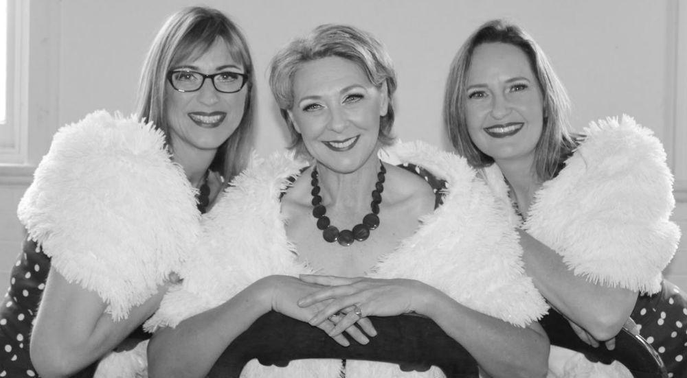 The Three Women of Sass-e Present Meddlin’ with Songs From Piaf to ABBA – Cabaret Fringe Review