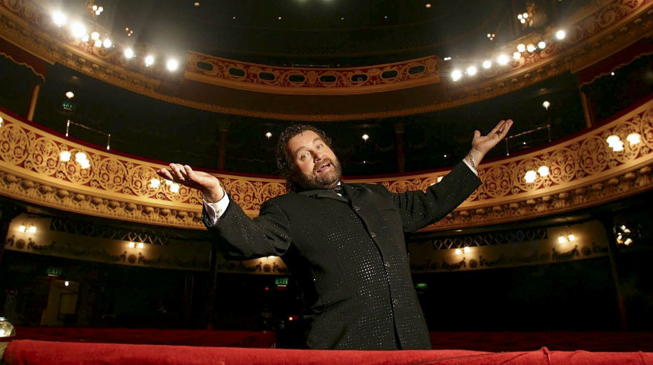 Brendan Grace - An Audience With His Grace - The Clothesline